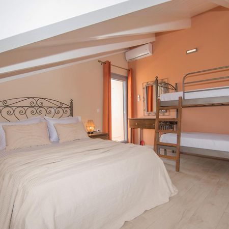 Gold Olive Suites อลิกานาส ภายนอก รูปภาพ