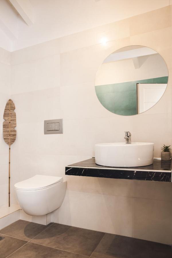 Gold Olive Suites อลิกานาส ภายนอก รูปภาพ