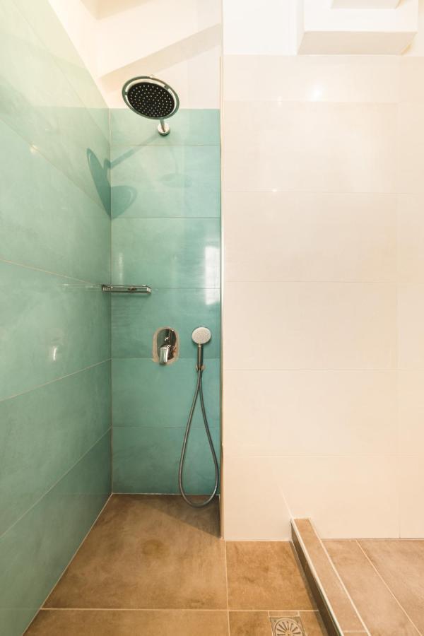 Gold Olive Suites อลิกานาส ภายนอก รูปภาพ