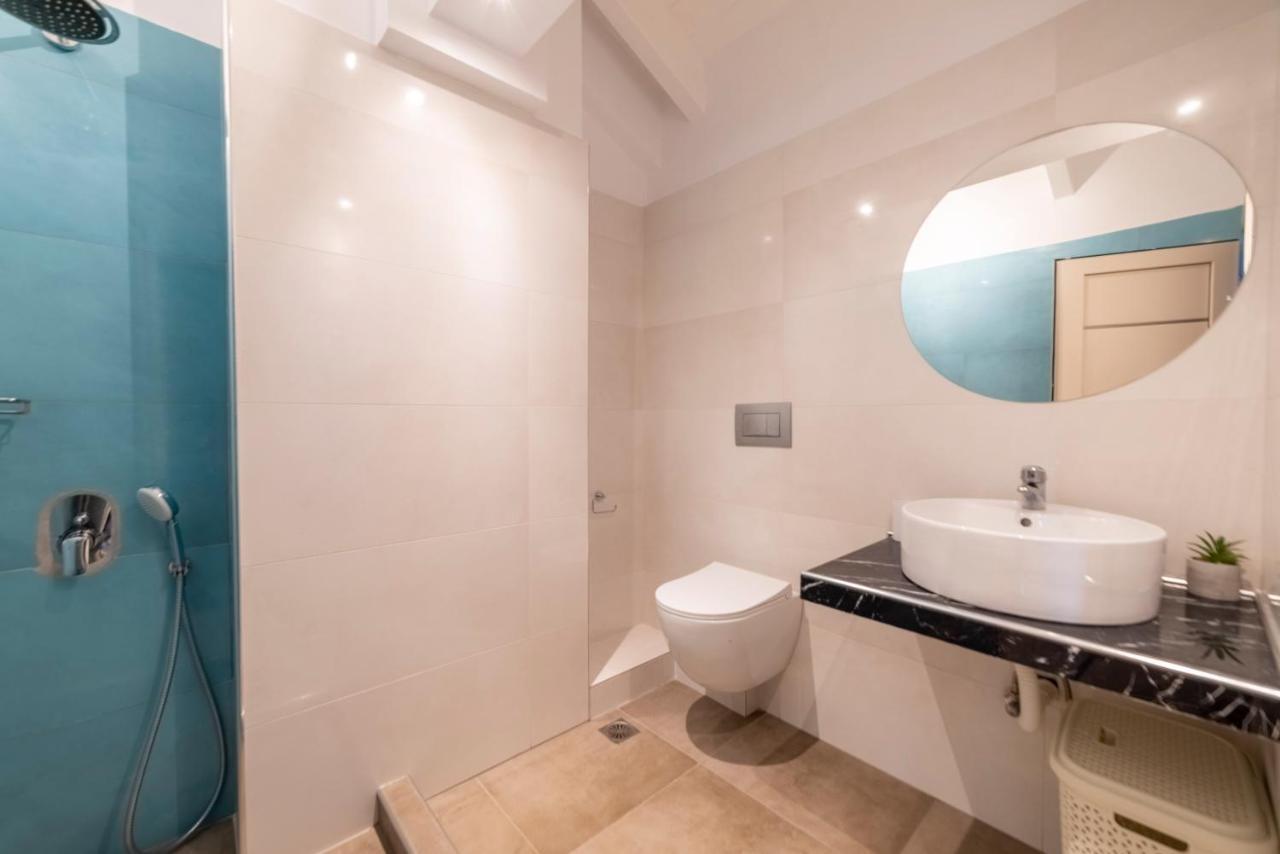 Gold Olive Suites อลิกานาส ภายนอก รูปภาพ