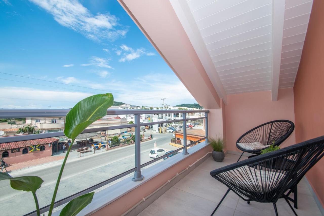 Gold Olive Suites อลิกานาส ภายนอก รูปภาพ